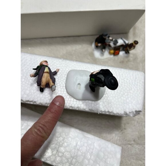 Department 56 Heritage Village Collection Oliver Twist - Picture 3 of 6